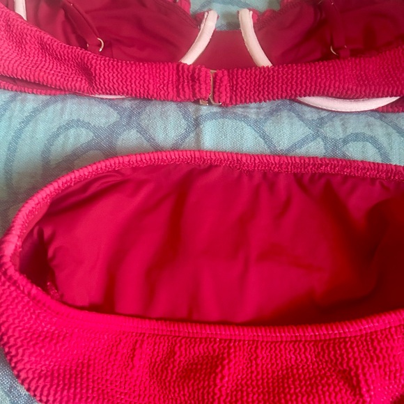 Dippin' Daisy's Vibrant Pink Balconette Crinkle Stretch Bikini Set - Picture 7 of 8